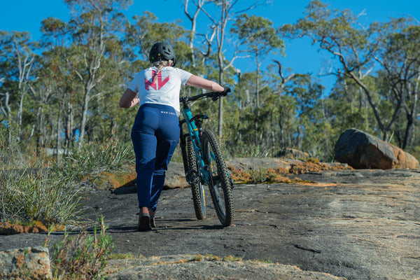 Women’s Cropped Riding Tee